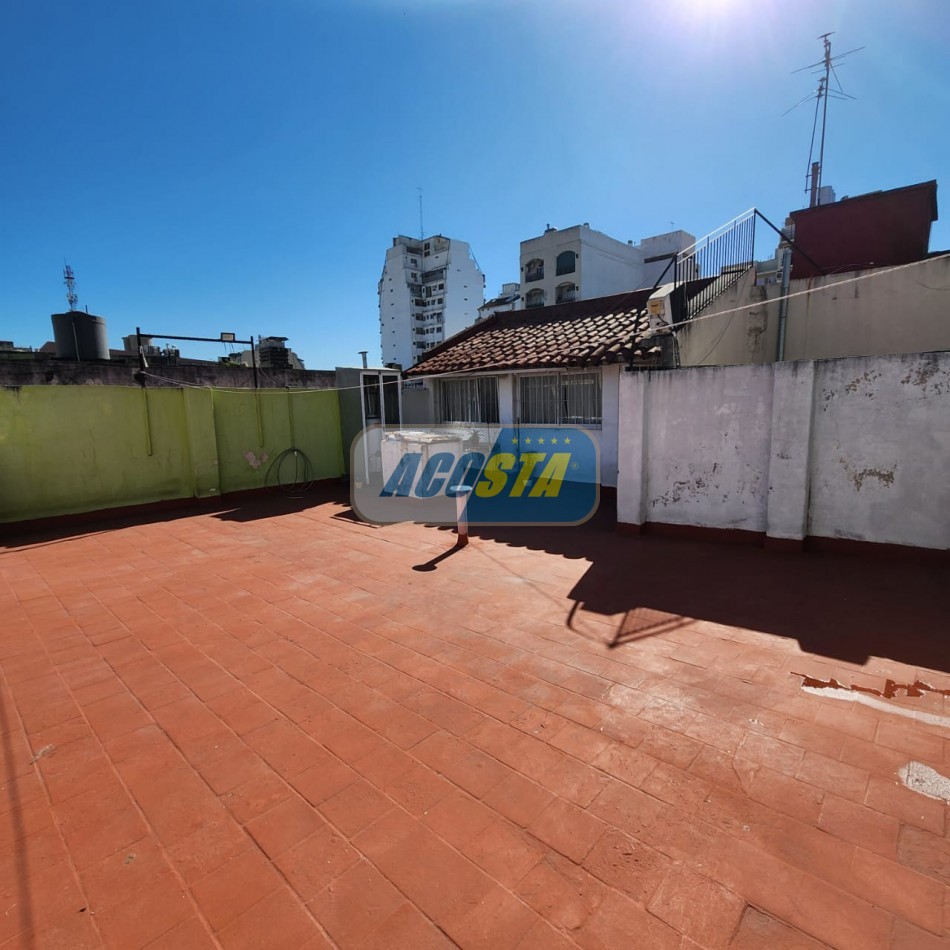 TIPO CASA AL FRENTE 