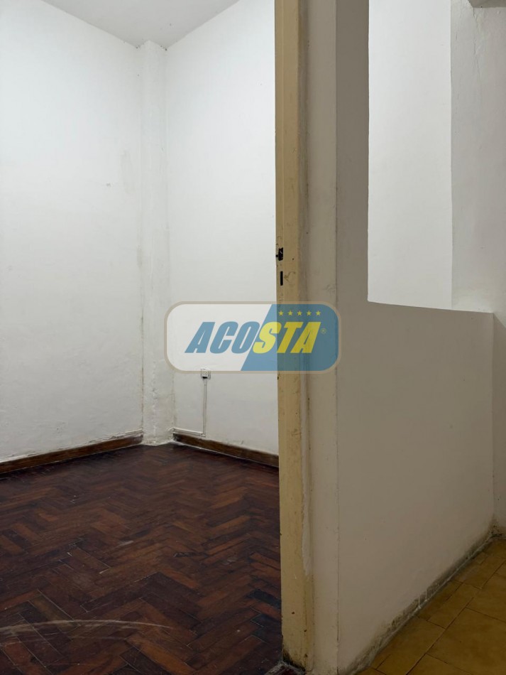 TIPO CASA DE 3 AMBIENTES PLANTA BAJA AL FRENTE