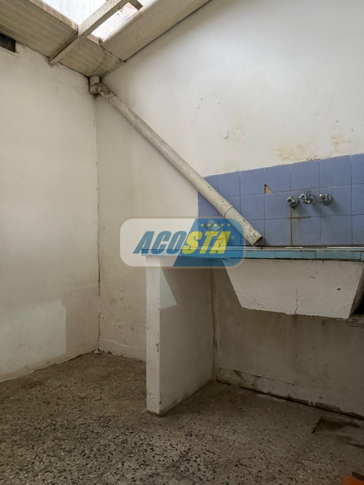 TIPO CASA DE 3 AMBIENTES PLANTA BAJA AL FRENTE