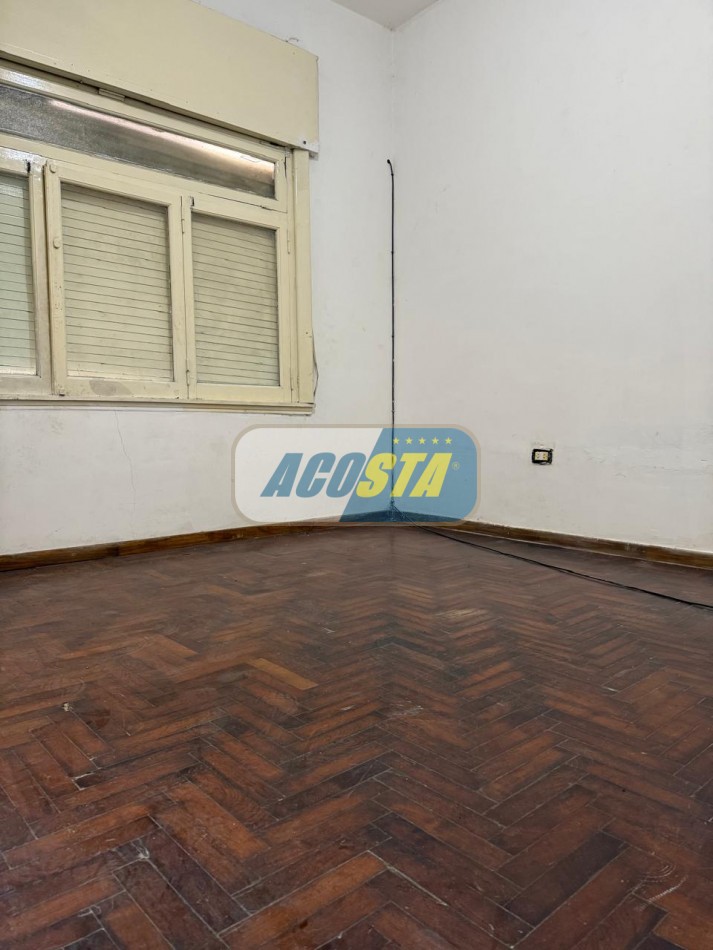 TIPO CASA DE 3 AMBIENTES PLANTA BAJA AL FRENTE