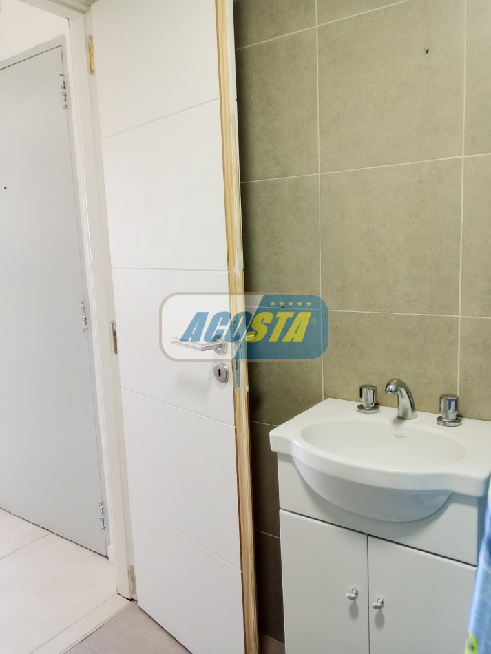 DEPARTAMENTO MONOAMBIENTE EN ALQUILER, AL FTE. AV ALBERDI