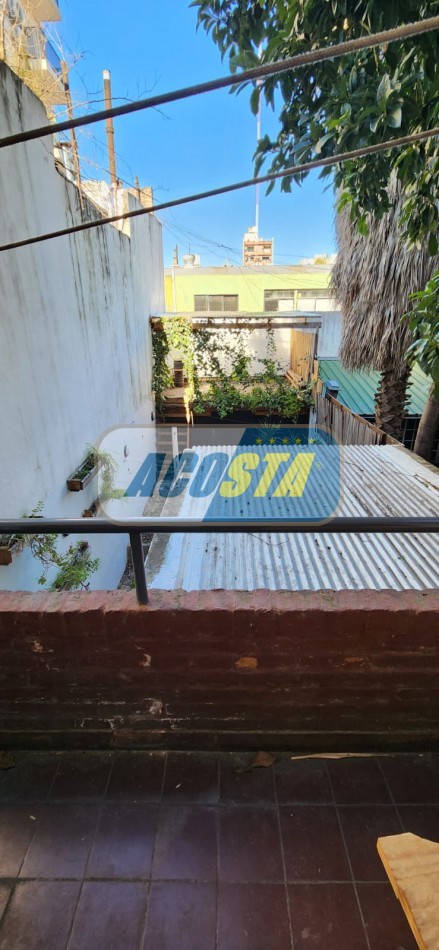 DEPARTAMENTO 2 AMBIENTES, A MTS DE AV. RIVADAVIA, OPORTUNIDAD!
