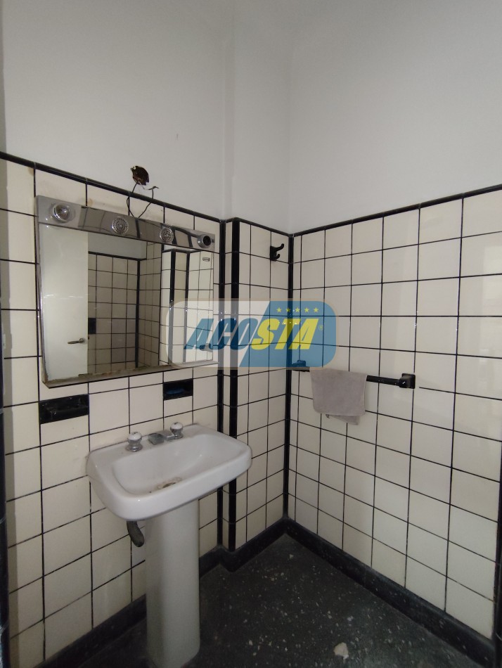 DEPARTAMENTO 2 AMBIENTES CON TZA PROPIA,  A MTS. AV. PCIAS UNIDAS, OPORTUNIDAD!