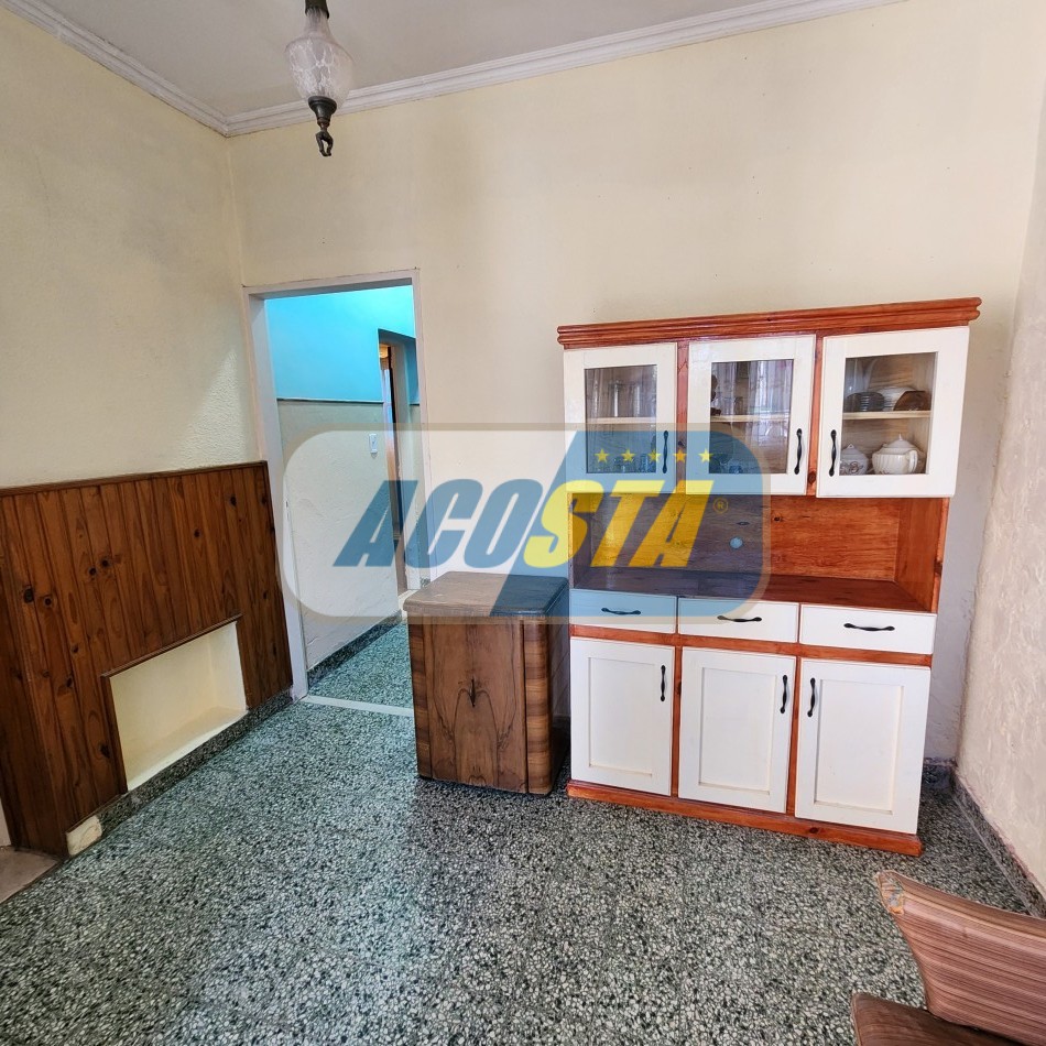 PH de 3 ambientes con patio y terraza.