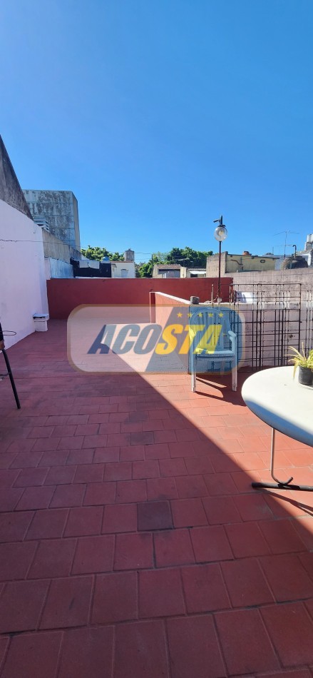 TIPO CASA DE 3 AMBIENTES AL FRENTE CON TERRAZA VENTA URGENTE, NUEVO VALOR!!!