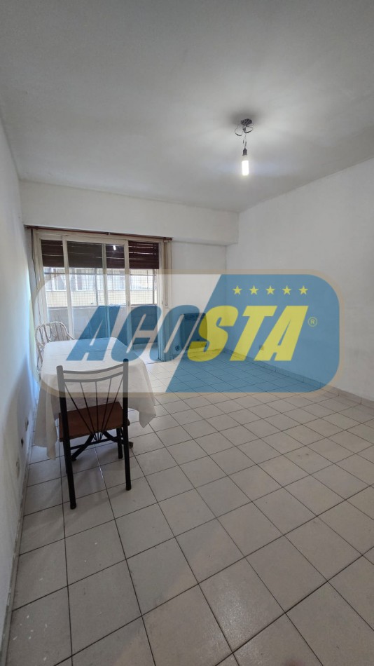 DEPARTAMENTO DE 3 AMBIENTES CON BALCON Y COCHERA