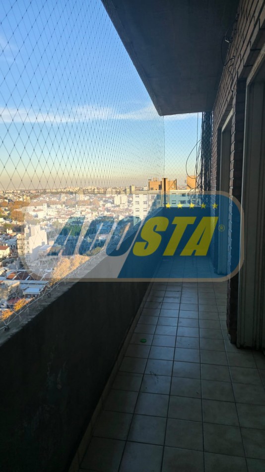 DEPARTAMENTO DE 3 AMBIENTES CON BALCON Y COCHERA