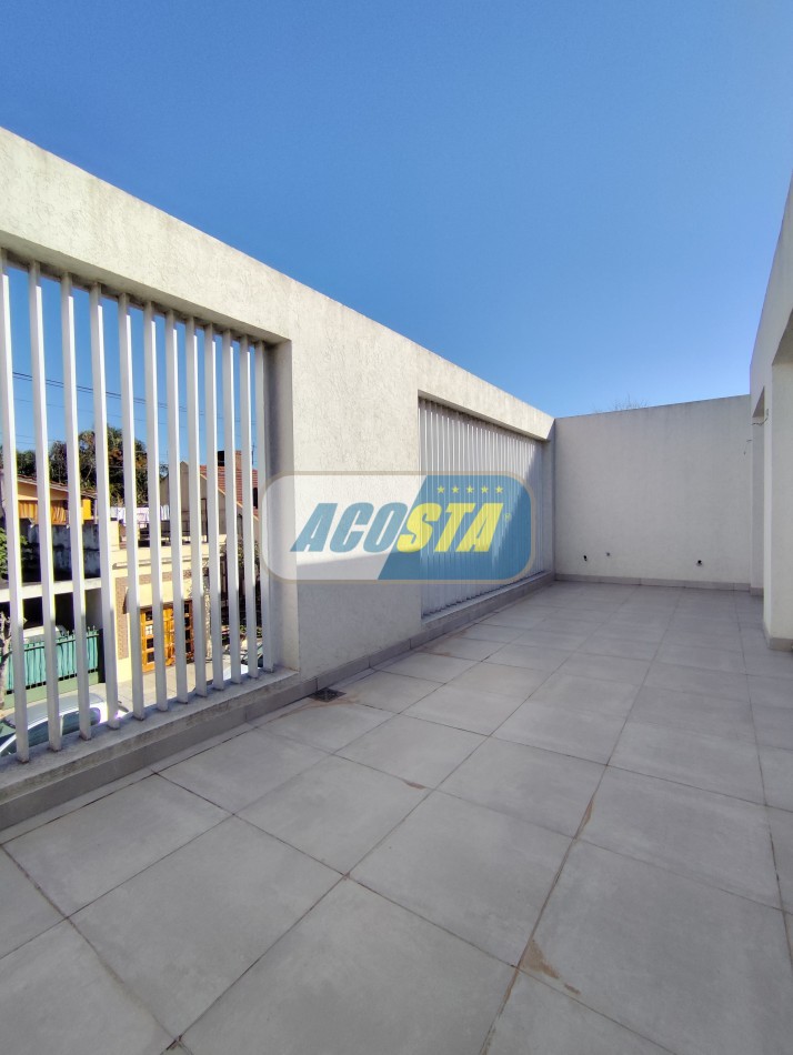 CASA 5 AMBIENTES A ESTRENAR CON JARDIN Y PISCINA, BARRIO NAON, UNICA!!
