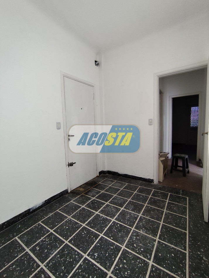 DEPARTAMENTO 2 AMBIENTES CON TZA PROPIA,  A MTS. AV. PCIAS UNIDAS, OPORTUNIDAD!