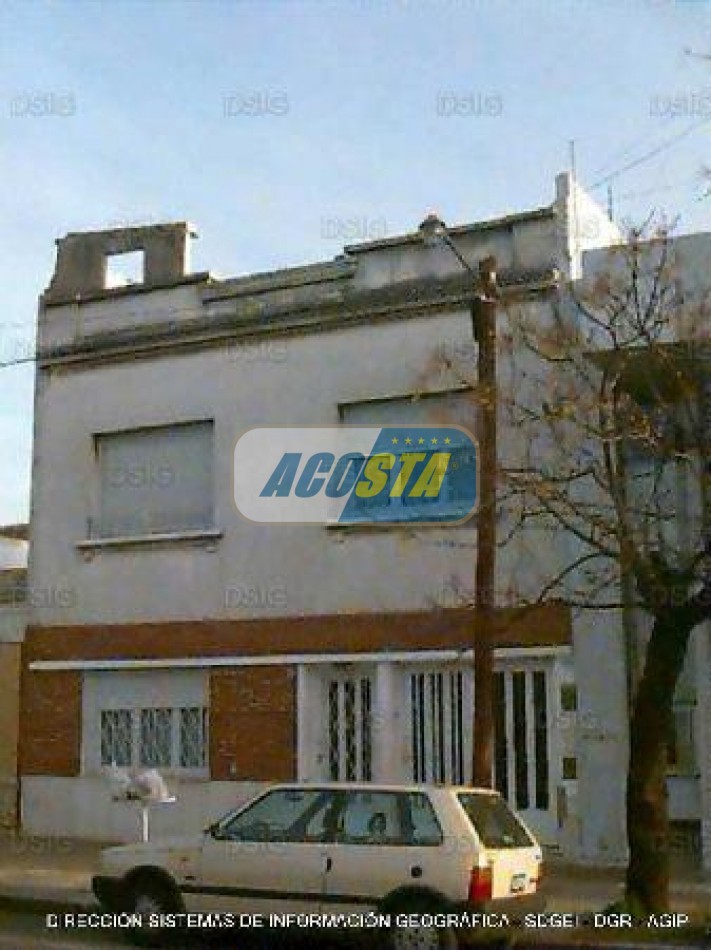 TIPO CASA DE 3 AMBIENTES PLANTA BAJA AL FRENTE