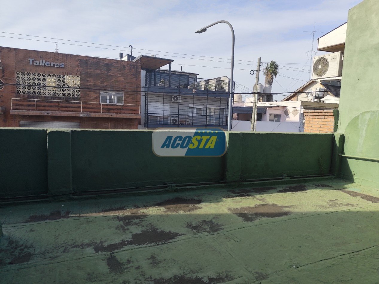 CASA 5 AMBIENTES, CON LOTE UNICO PROXIMO A BARRIO NAON