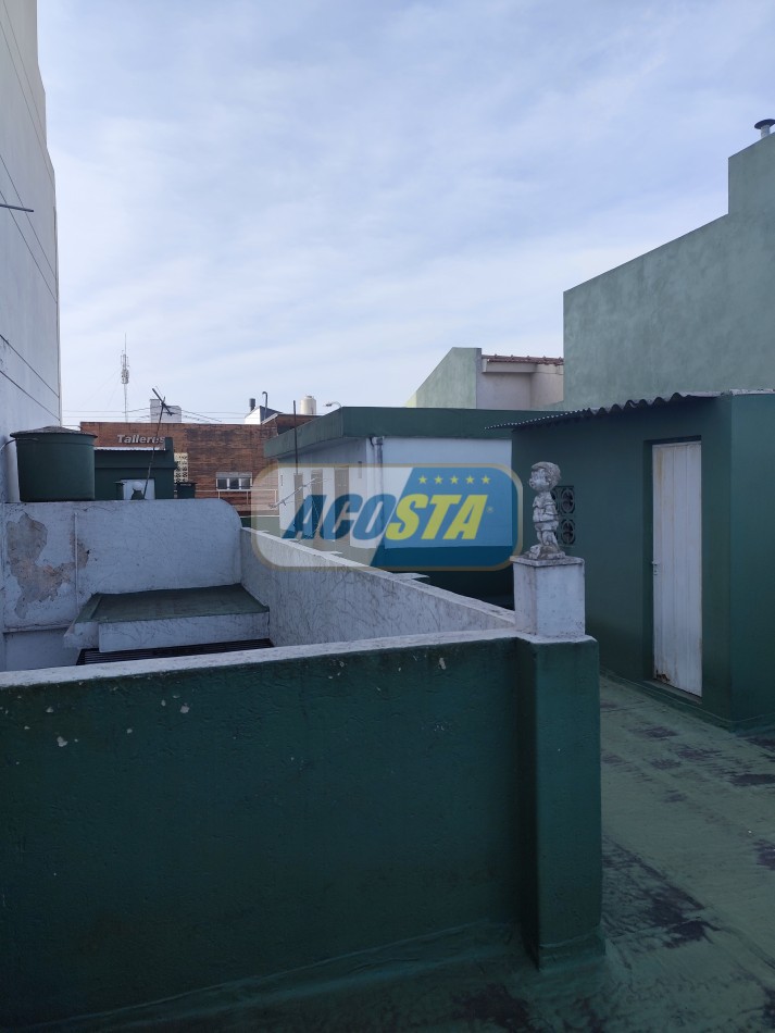 CASA 5 AMBIENTES, CON LOTE UNICO PROXIMO A BARRIO NAON