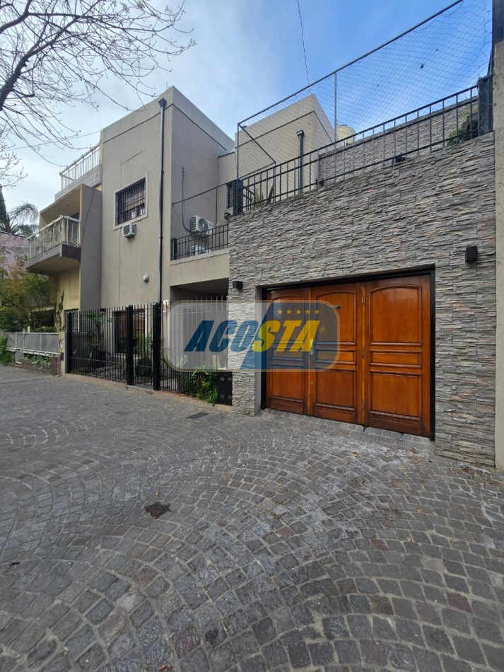 EXCELENTE CASA DE 4 AMBIENTES EX-MUNICIPAL