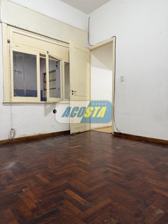 TIPO CASA DE 3 AMBIENTES PLANTA BAJA AL FRENTE