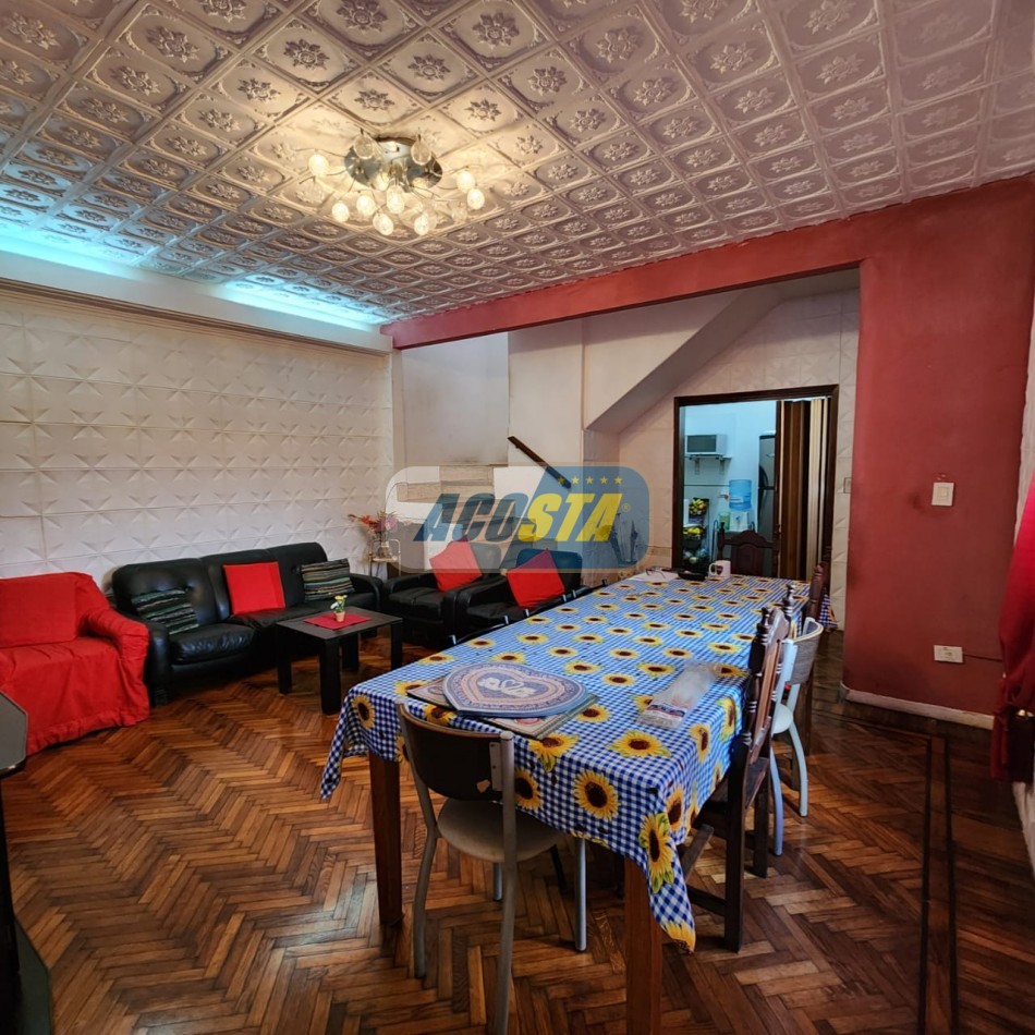 TIPO CASA AL FRENTE 
