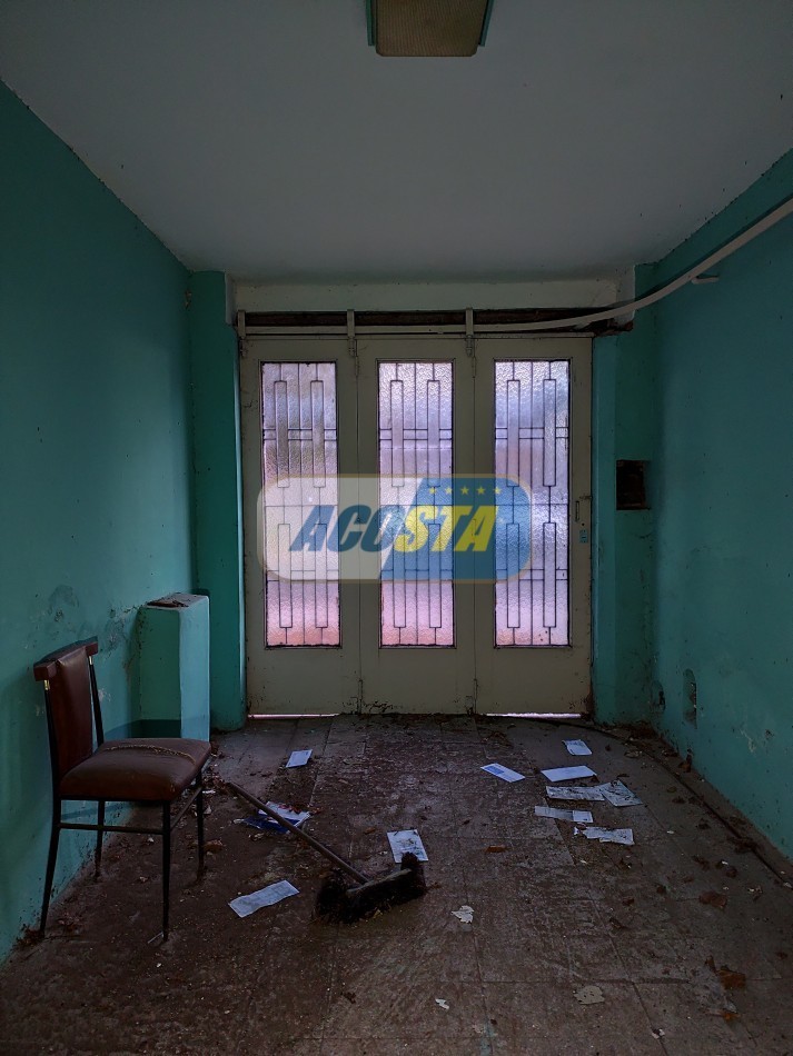 LOTE EN VENTA EN MATADEROS DE 8,66 X 14, CON CASA DE 3 AMB PARA DEMOLER