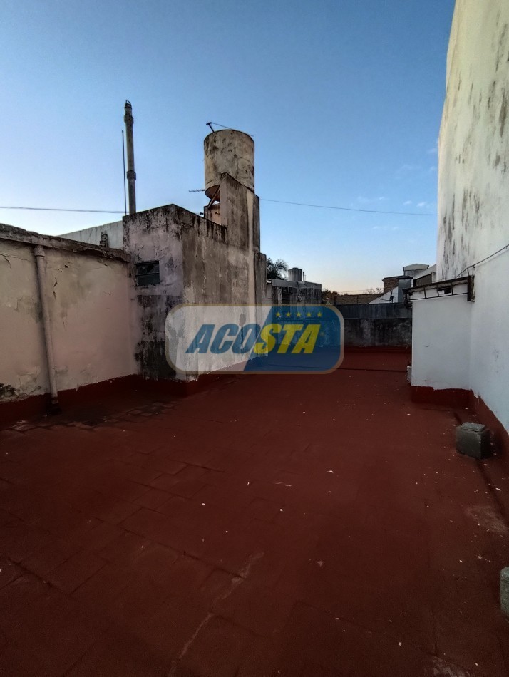 LOTE EN VENTA EN MATADEROS DE 8,66 X 14, CON CASA DE 3 AMB PARA DEMOLER