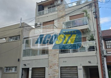 DEPARTAMENTO TIPO DUPLEX DE 4 AMB. PRIMER PISO AL FRENTE
